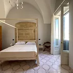 Oda ve Kahvaltı Domus Trinchese Dimora Storica 3*