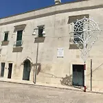 Oda ve Kahvaltı Domus Trinchese Dimora Storica Martano