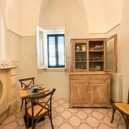 Domus Trinchese Dimora Storica Oda ve Kahvaltı Martano