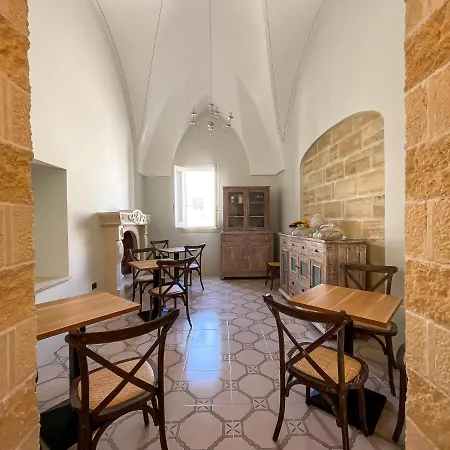 Domus Trinchese Dimora Storica Oda ve Kahvaltı