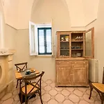 Domus Trinchese Dimora Storica فندق مبيت وإفطار مارتانو