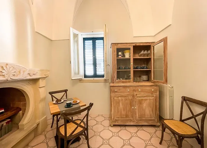 Domus Trinchese Dimora Storica לינה וארוחת בוקר מרטאנו